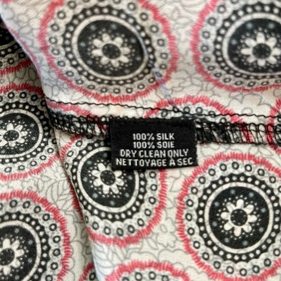 TOLANI, WOMENS 100% SILK BLOUSE. SOFT & LIGHT TO THE TOUCH. SIZE L - Picture 5 of 6